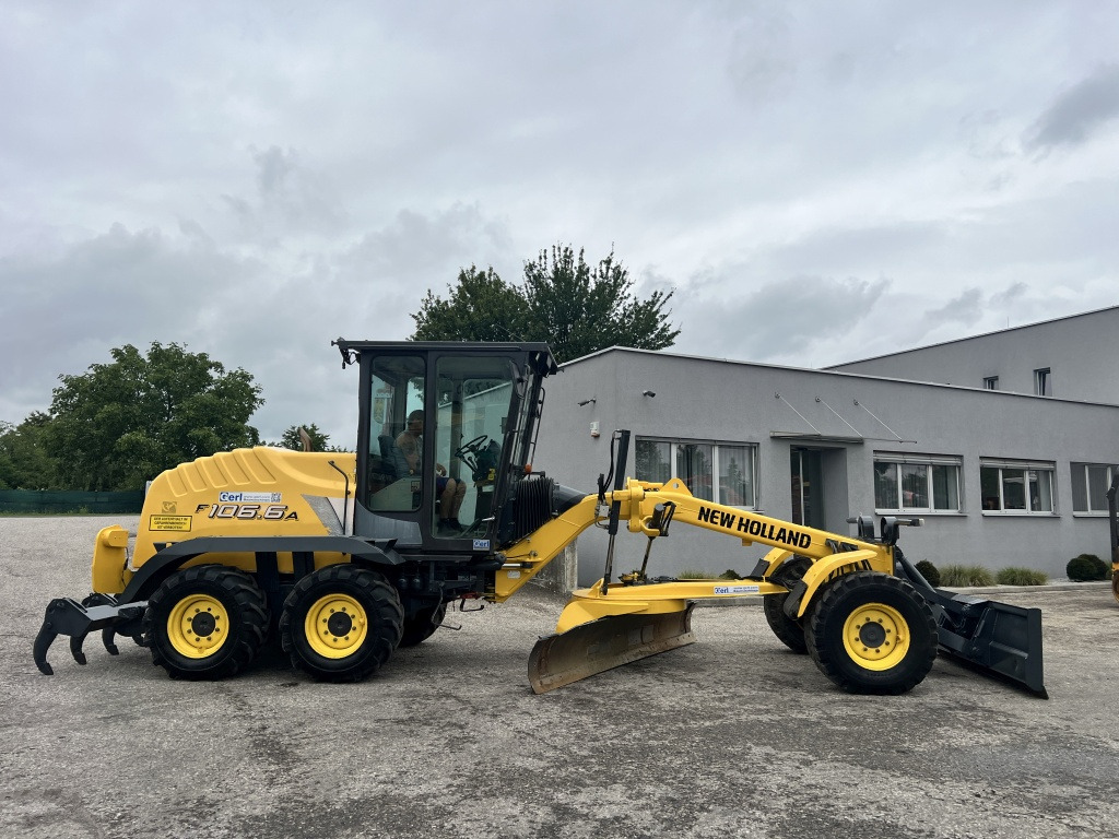 New Holland F 106.6 A (111602) - Niveleuse: photos 5 New Holland F 106.6 A (111602) - Niveleuse: photos 5
