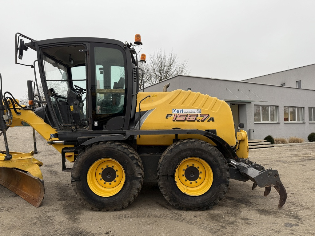 New Holland F 156.7A (111785) - Niveleuse: photos 2 New Holland F 156.7A (111785) - Niveleuse: photos 2