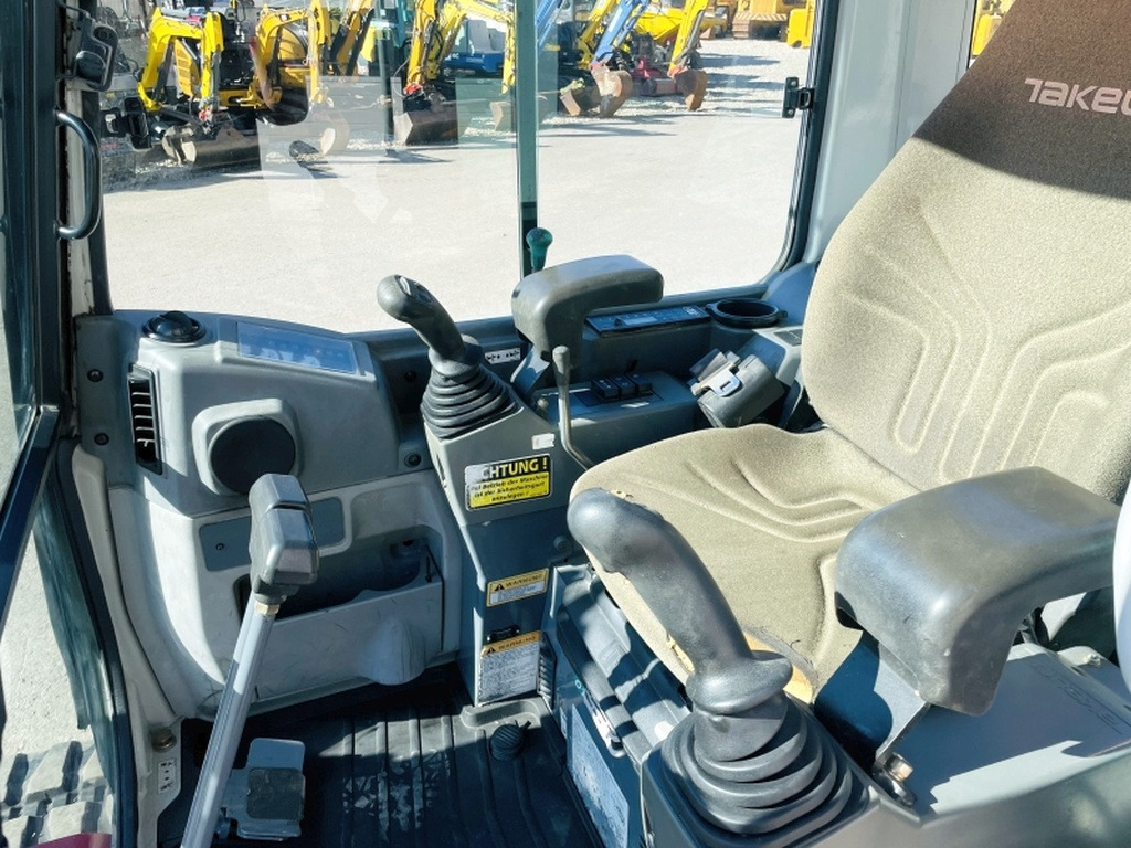 Takeuchi TB235 (3968) - Mini pelle: photos 5 Takeuchi TB235 (3968) - Mini pelle: photos 5