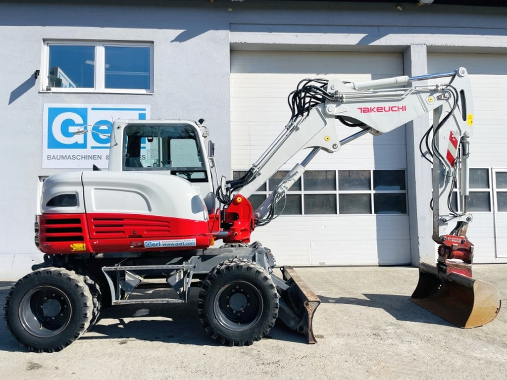Takeuchi TB295W (3964) - Pelle sur pneus: photos 2 Takeuchi TB295W (3964) - Pelle sur pneus: photos 2