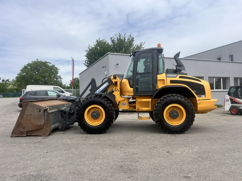Volvo L 50 G-TP (111581) - Chargeuse sur pneus: photos 1 Volvo L 50 G-TP (111581) - Chargeuse sur pneus: photos 1
