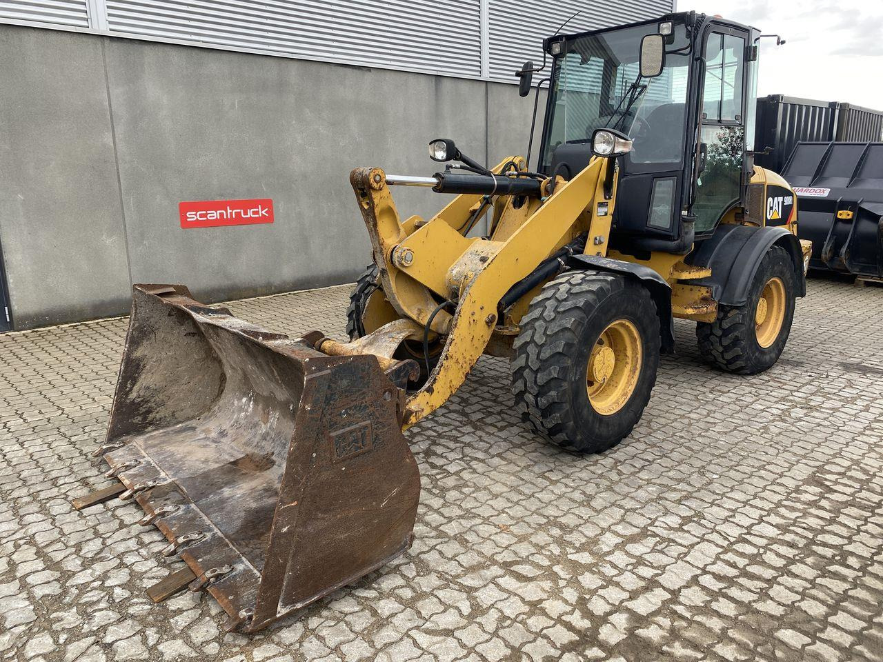 Caterpillar 908 H2 - Valet de ferme: photos 1 Caterpillar 908 H2 - Valet de ferme: photos 1