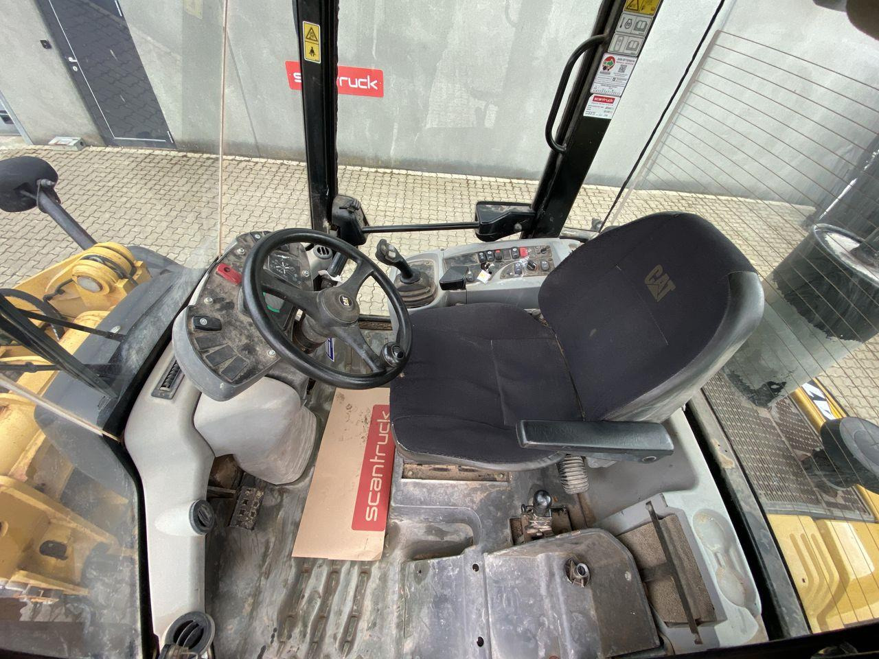 Caterpillar 908 H2 - Valet de ferme: photos 3 Caterpillar 908 H2 - Valet de ferme: photos 3