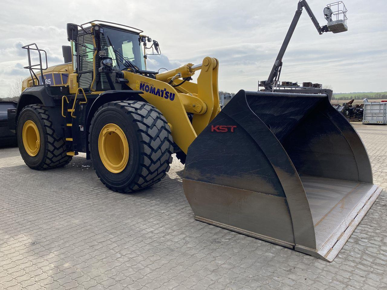 Komatsu WA485-11EO - Chargeuse sur pneus: photos 5 Komatsu WA485-11EO - Chargeuse sur pneus: photos 5