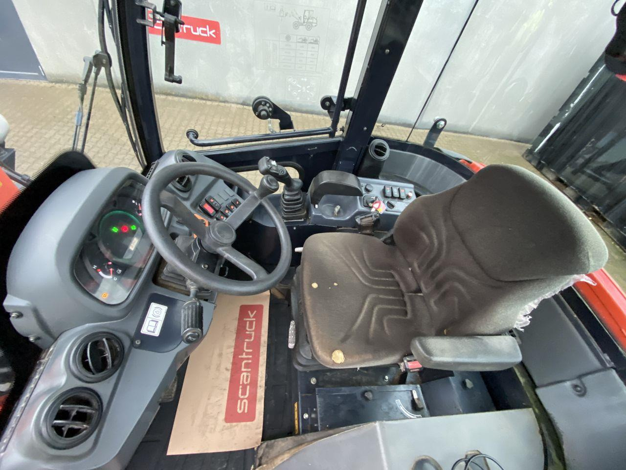 Kubota R082 - Valet de ferme: photos 3 Kubota R082 - Valet de ferme: photos 3