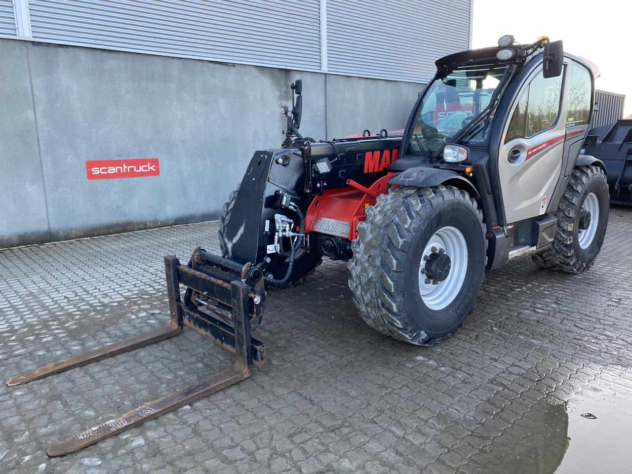 Manitou MLT841-145PS+ ELITE ST5 - Chariot télescopique: photos 1 Manitou MLT841-145PS+ ELITE ST5 - Chariot télescopique: photos 1