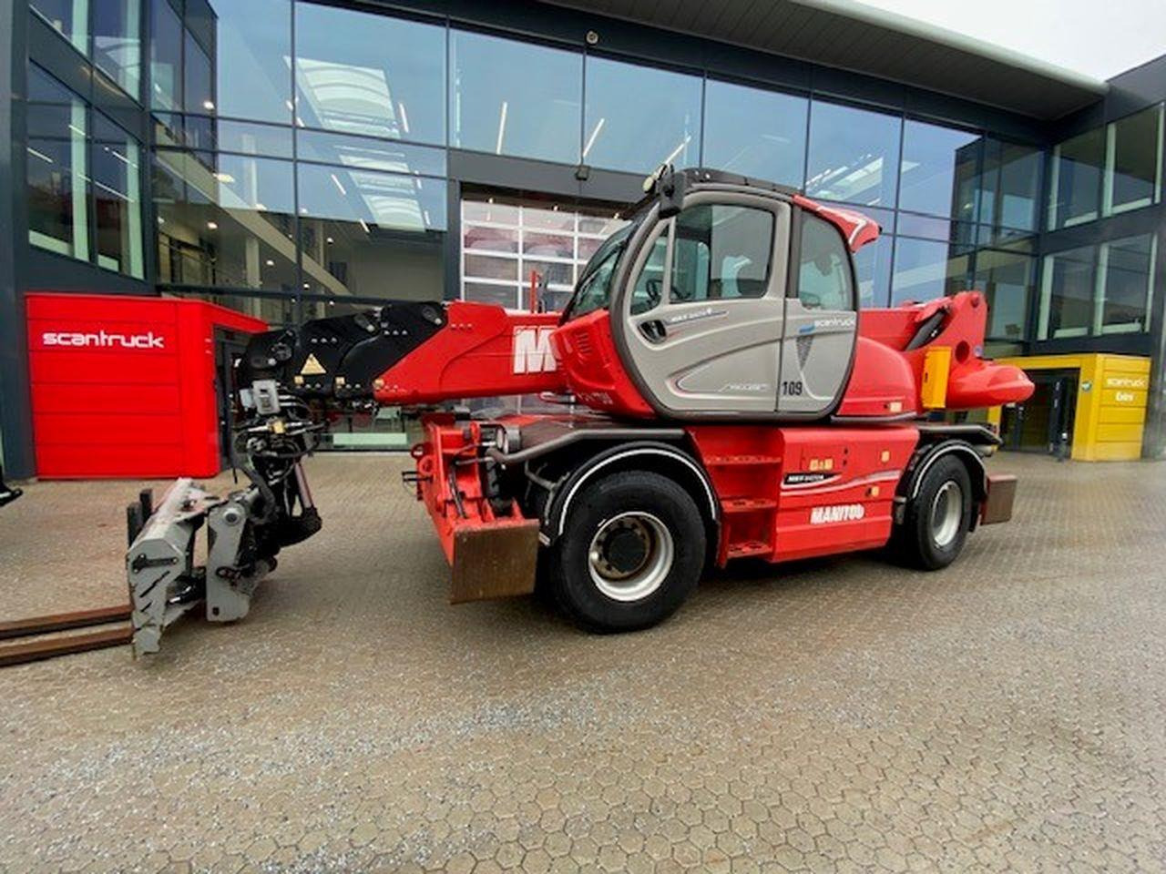 Manitou MRT2470P+ ST4 - Chariot télescopique: photos 1 Manitou MRT2470P+ ST4 - Chariot télescopique: photos 1