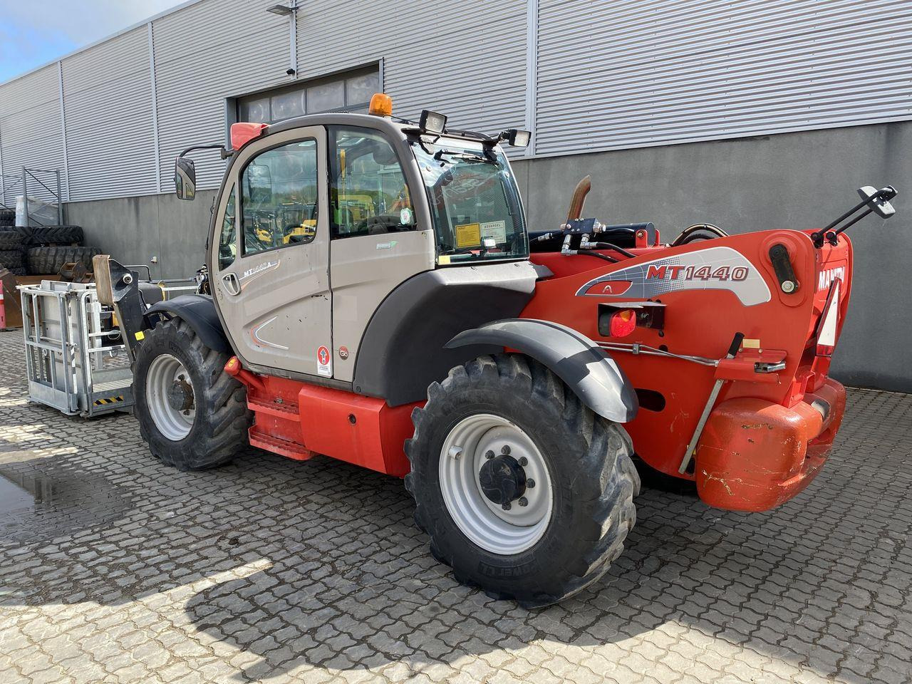 Manitou MT1440A ST3B - Chariot télescopique: photos 2 Manitou MT1440A ST3B - Chariot télescopique: photos 2