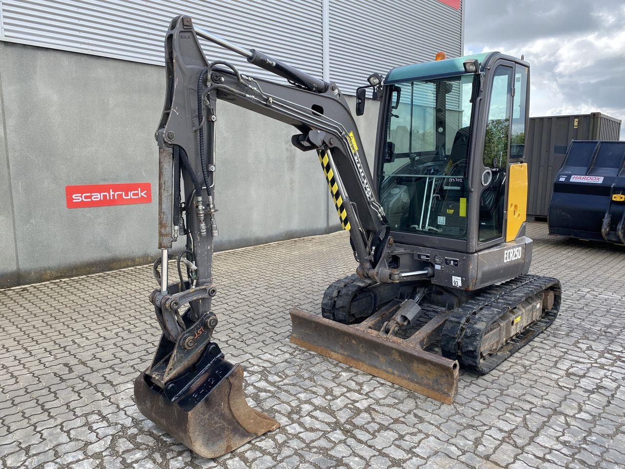 Volvo ECR25 - Mini pelle: photos 1 Volvo ECR25 - Mini pelle: photos 1