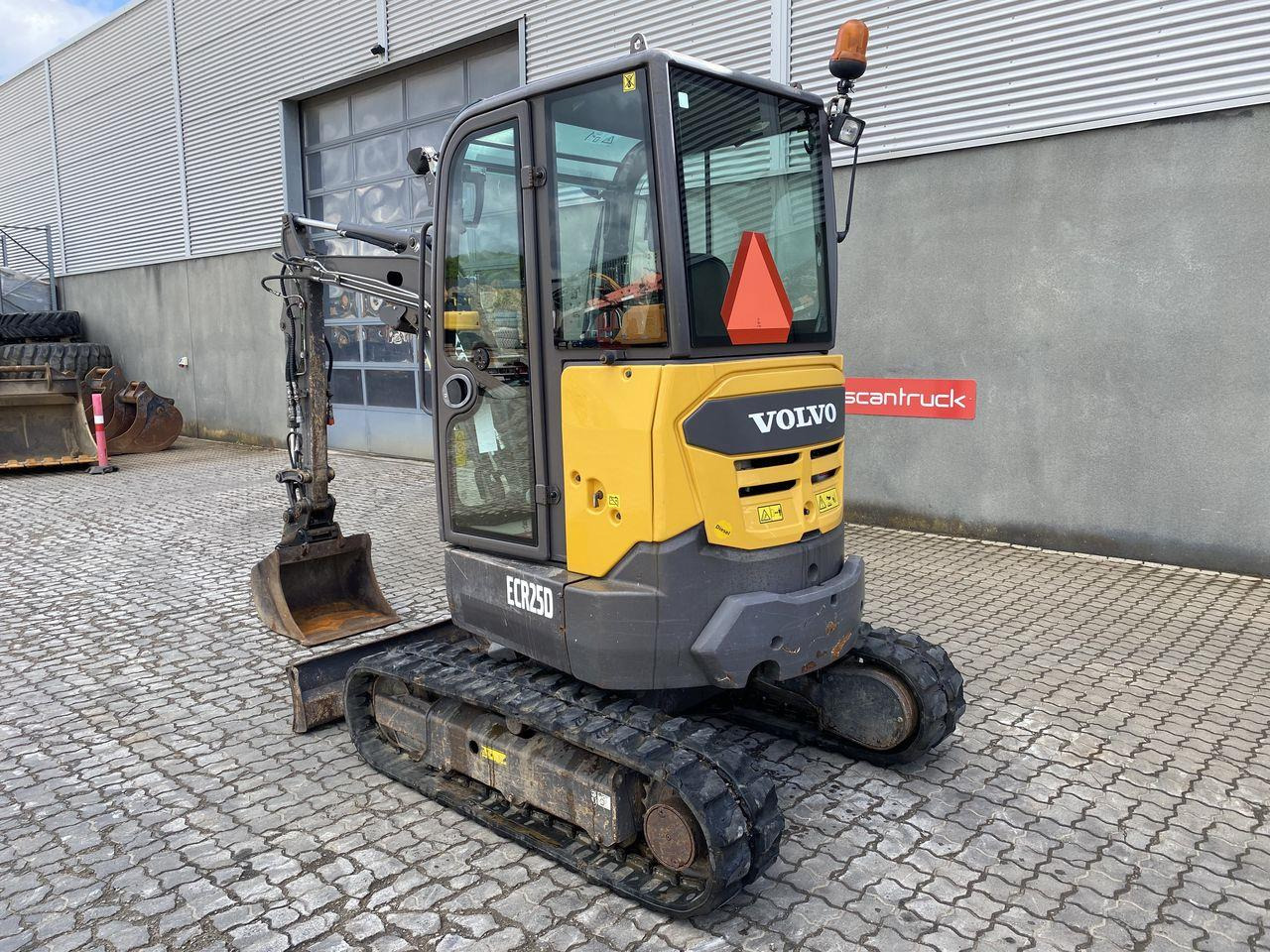 Volvo ECR25 - Mini pelle: photos 2 Volvo ECR25 - Mini pelle: photos 2