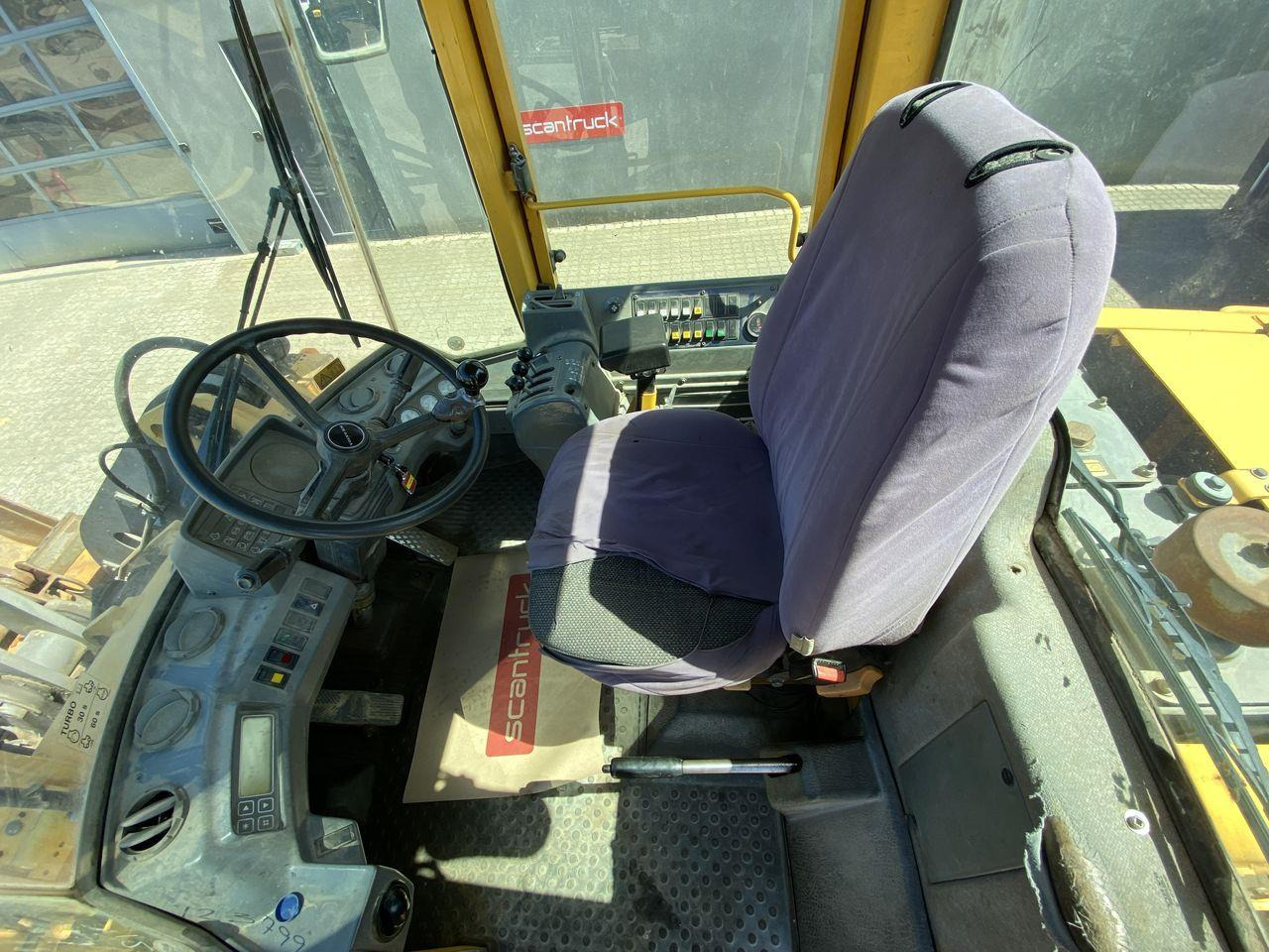 Volvo L70C - Chargeuse sur pneus: photos 3 Volvo L70C - Chargeuse sur pneus: photos 3