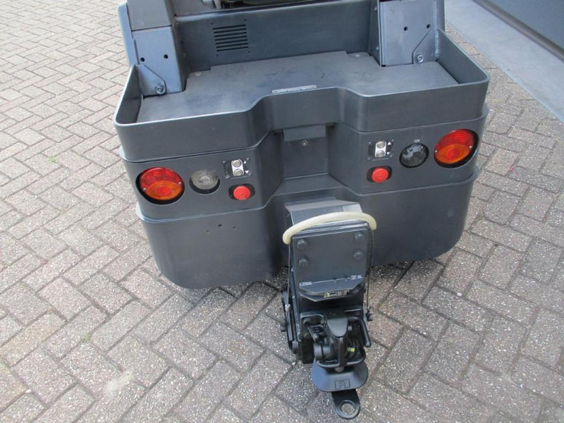 Linde P 60 - Chariot tracteur: photos 5 Linde P 60 - Chariot tracteur: photos 5