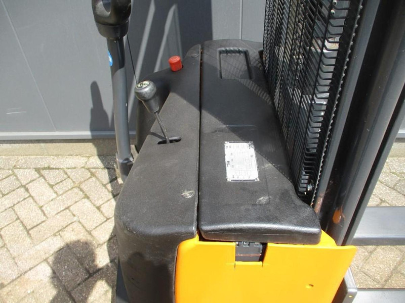 Still EGV 12-OM - Gerbeur: photos 5 Still EGV 12-OM - Gerbeur: photos 5