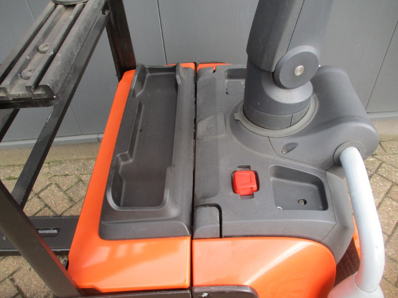 Toyota LPE 200 - Transpalette: photos 3 Toyota LPE 200 - Transpalette: photos 3