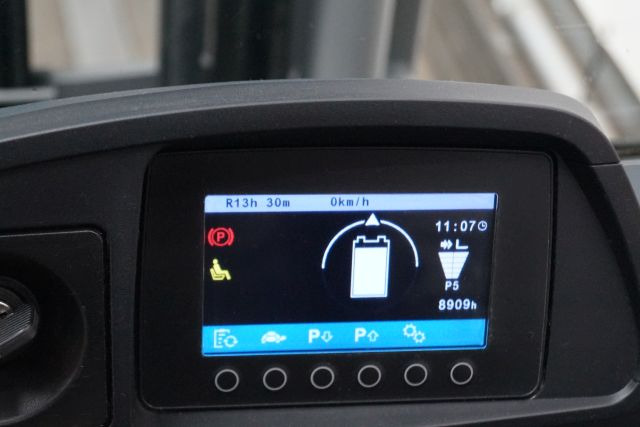 Jungheinrich EFG215 - Chariot élévateur électrique: photos 4 Jungheinrich EFG215 - Chariot élévateur électrique: photos 4