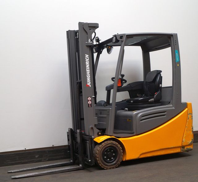 Jungheinrich EFG216 - Chariot élévateur électrique: photos 1 Jungheinrich EFG216 - Chariot élévateur électrique: photos 1