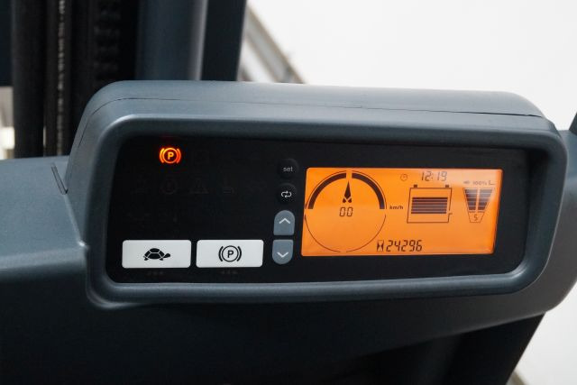 Jungheinrich EFG216 - Chariot élévateur électrique: photos 4 Jungheinrich EFG216 - Chariot élévateur électrique: photos 4