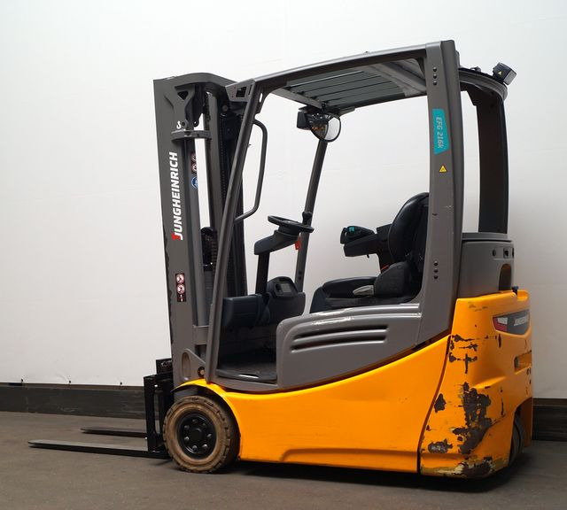 Jungheinrich EFG216 - Chariot élévateur électrique: photos 2 Jungheinrich EFG216 - Chariot élévateur électrique: photos 2