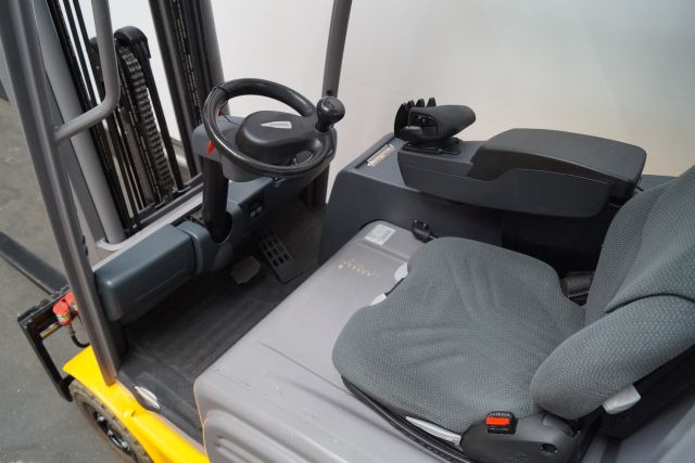 Jungheinrich EFG216k - Chariot élévateur électrique: photos 3 Jungheinrich EFG216k - Chariot élévateur électrique: photos 3