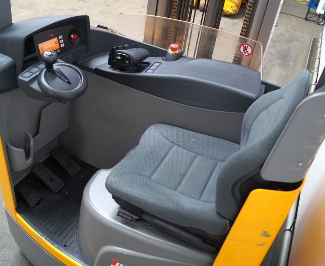 Jungheinrich ETV214 - Chariot à mât rétractable: photos 3 Jungheinrich ETV214 - Chariot à mât rétractable: photos 3