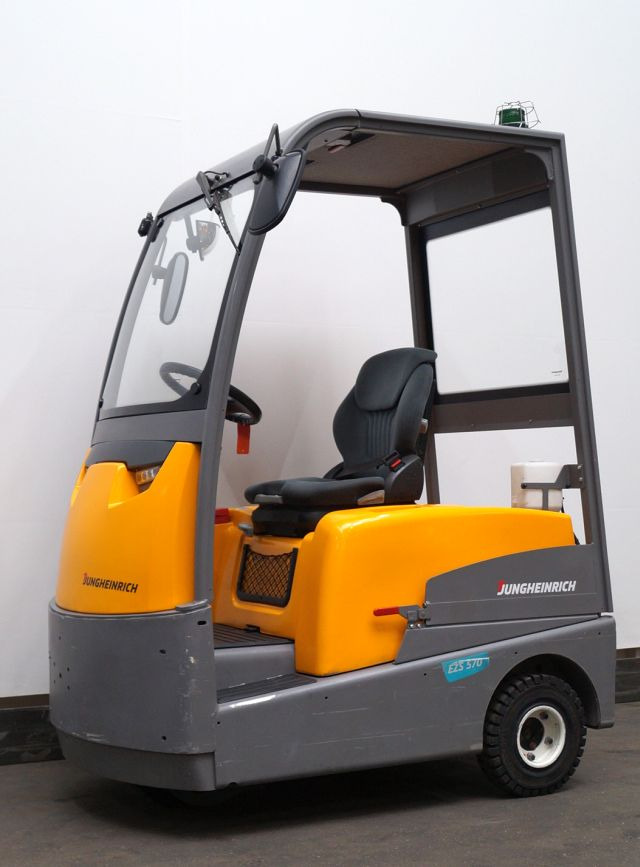Jungheinrich EZS570 - Chariot tracteur: photos 1 Jungheinrich EZS570 - Chariot tracteur: photos 1
