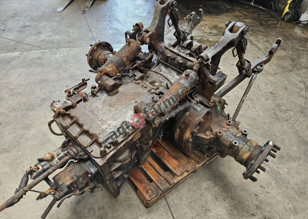 MOST TYLNY I SKRZYNIA BIEGÓW FENDT 716 - Boîte de vitesse: photos 2 MOST TYLNY I SKRZYNIA BIEGÓW FENDT 716 - Boîte de vitesse: photos 2