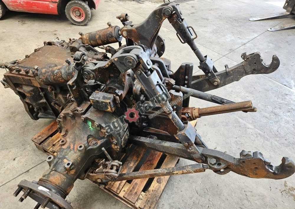 MOST TYLNY I SKRZYNIA BIEGÓW FENDT 716 - Boîte de vitesse: photos 4 MOST TYLNY I SKRZYNIA BIEGÓW FENDT 716 - Boîte de vitesse: photos 4