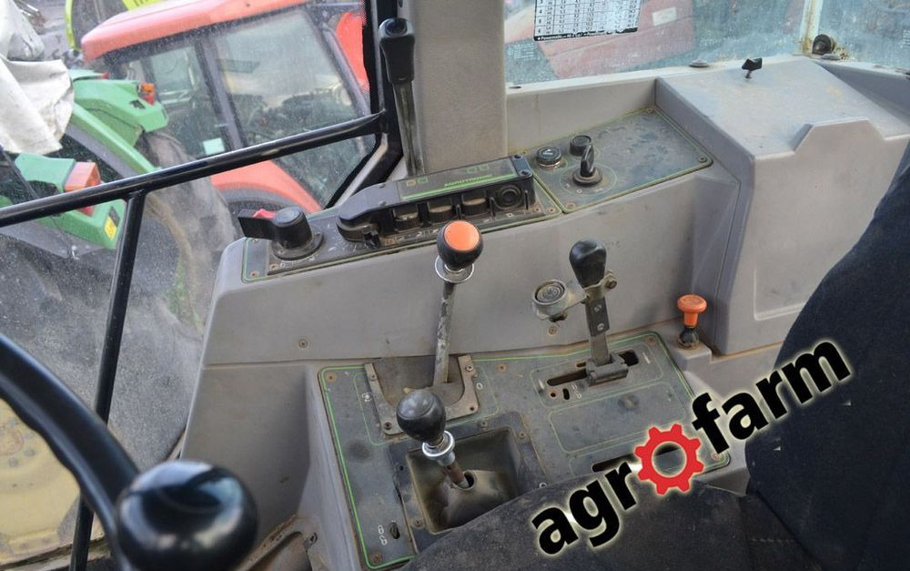 Deutz części używane skrzynia silnik most oś napęd zawór kabina podnośnik zwolnica obudowa - Pièces de rechange pour Machine agricole: photos 3 Deutz części używane skrzynia silnik most oś napęd zawór kabina podnośnik zwolnica obudowa - Pièces de rechange pour Machine agricole: photos 3