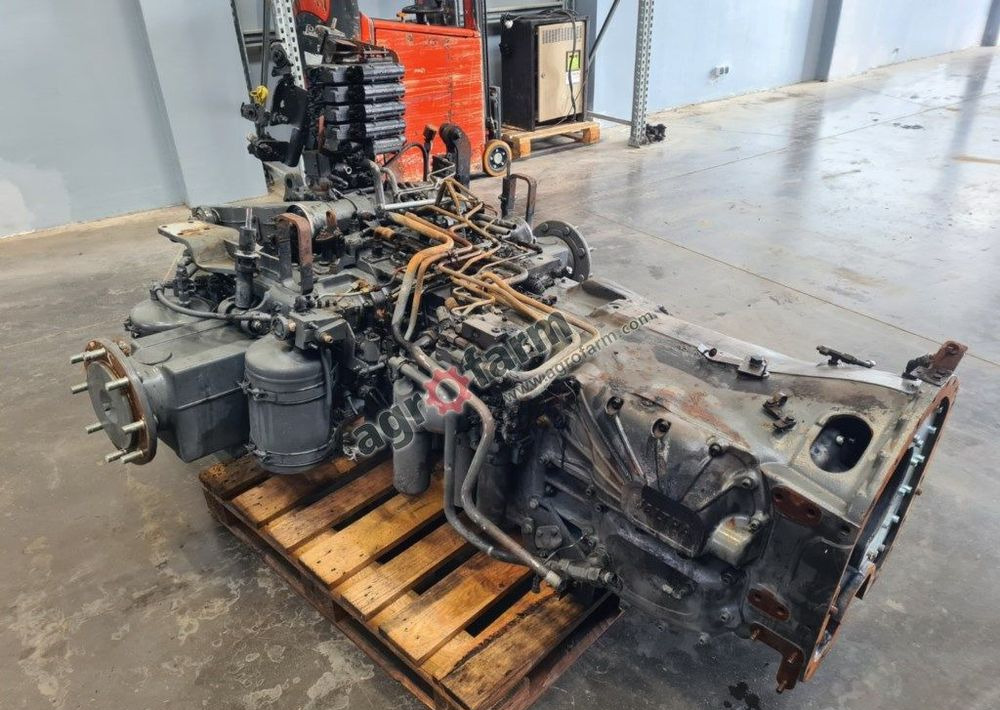 SKRZYNIA BIEGÓW Z TYLNYM MOSTEM VALTRA N174S - Boîte de vitesse: photos 1 SKRZYNIA BIEGÓW Z TYLNYM MOSTEM VALTRA N174S - Boîte de vitesse: photos 1