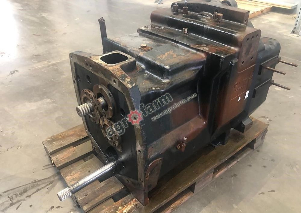 Skrzynia biegów Case Magnum 335 87428576 - Boîte de vitesse: photos 4 Skrzynia biegów Case Magnum 335 87428576 - Boîte de vitesse: photos 4