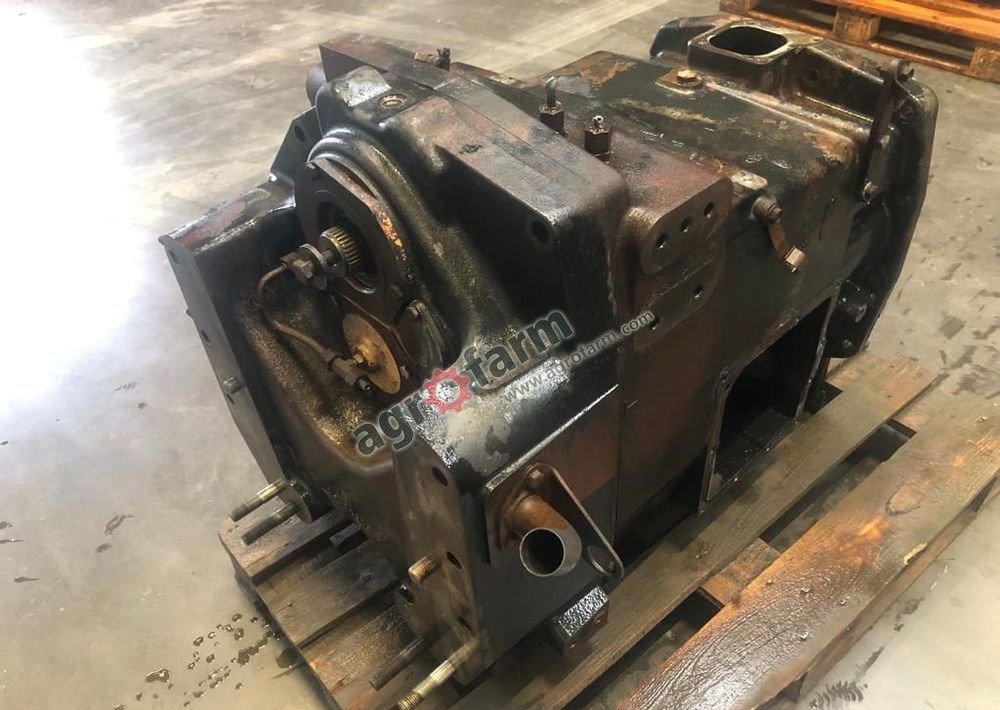 Skrzynia biegów Case Magnum 335 87428576 - Boîte de vitesse: photos 1 Skrzynia biegów Case Magnum 335 87428576 - Boîte de vitesse: photos 1