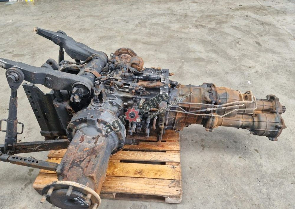 Skrzynia biegów, most tylny Valtra N174 H - Boîte de vitesse: photos 1 Skrzynia biegów, most tylny Valtra N174 H - Boîte de vitesse: photos 1