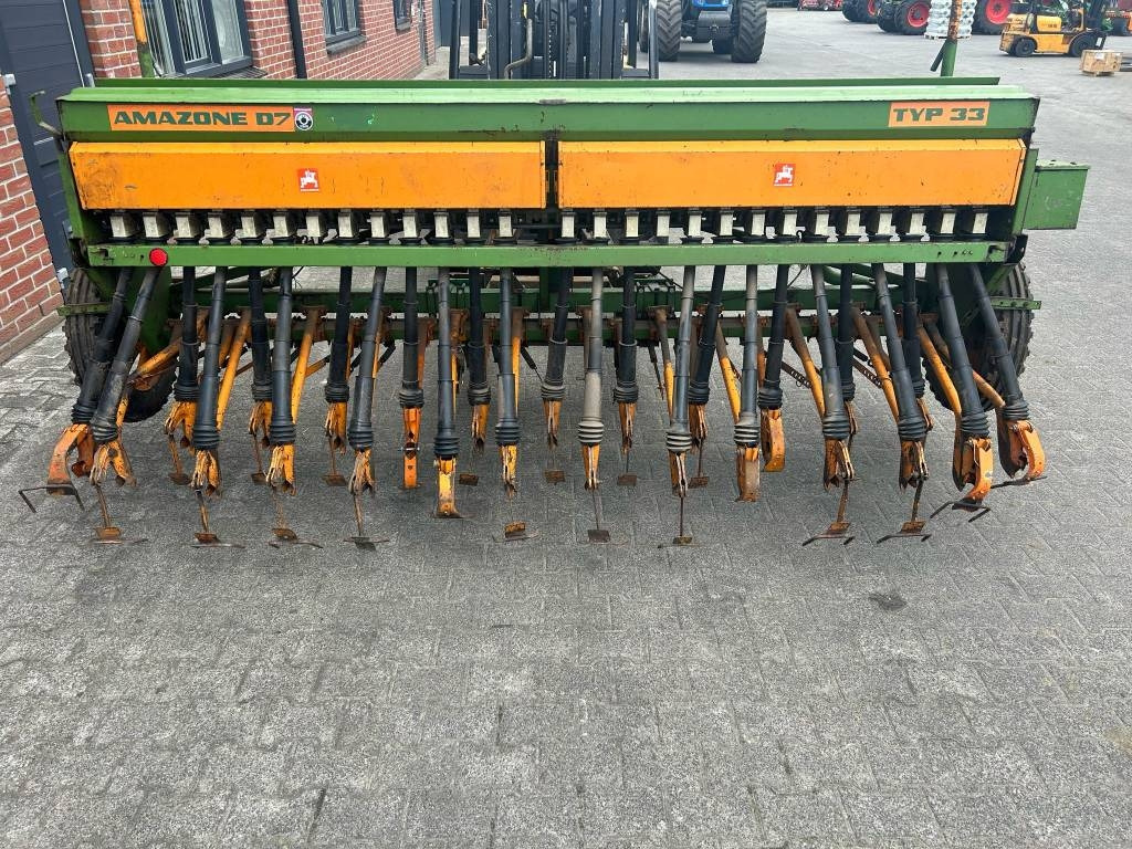 Amazone D7 Type 33 - Semoir: photos 2 Amazone D7 Type 33 - Semoir: photos 2