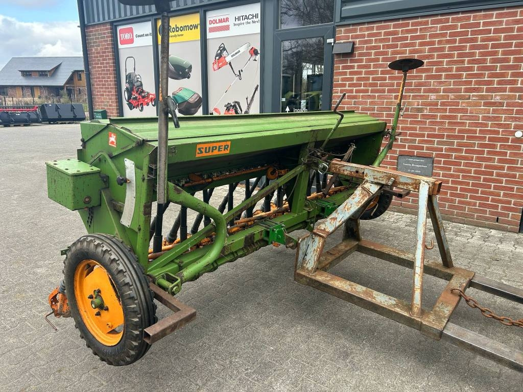 Amazone D7 Type 33 - Semoir: photos 3 Amazone D7 Type 33 - Semoir: photos 3