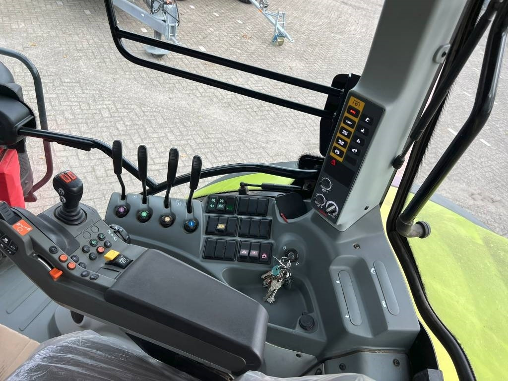 Claas Arion 510 Cis - Tracteur agricole: photos 4 Claas Arion 510 Cis - Tracteur agricole: photos 4