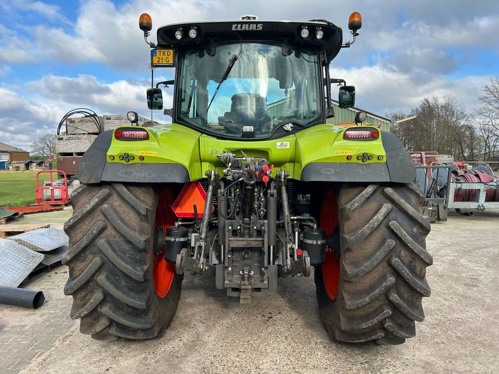 Claas Arion 650 Cmatic - Tracteur agricole: photos 4 Claas Arion 650 Cmatic - Tracteur agricole: photos 4