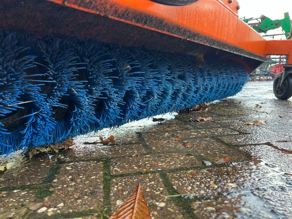 Tuchel EKM 230 HD veegmachine - Brosse: photos 2 Tuchel EKM 230 HD veegmachine - Brosse: photos 2