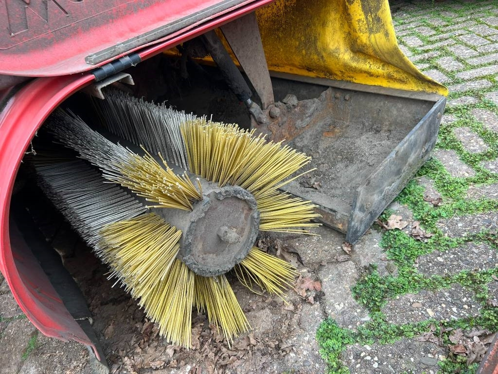 Westermann veegmachine Perfekt 1800 veegmachine - Brosse: photos 5 Westermann veegmachine Perfekt 1800 veegmachine - Brosse: photos 5