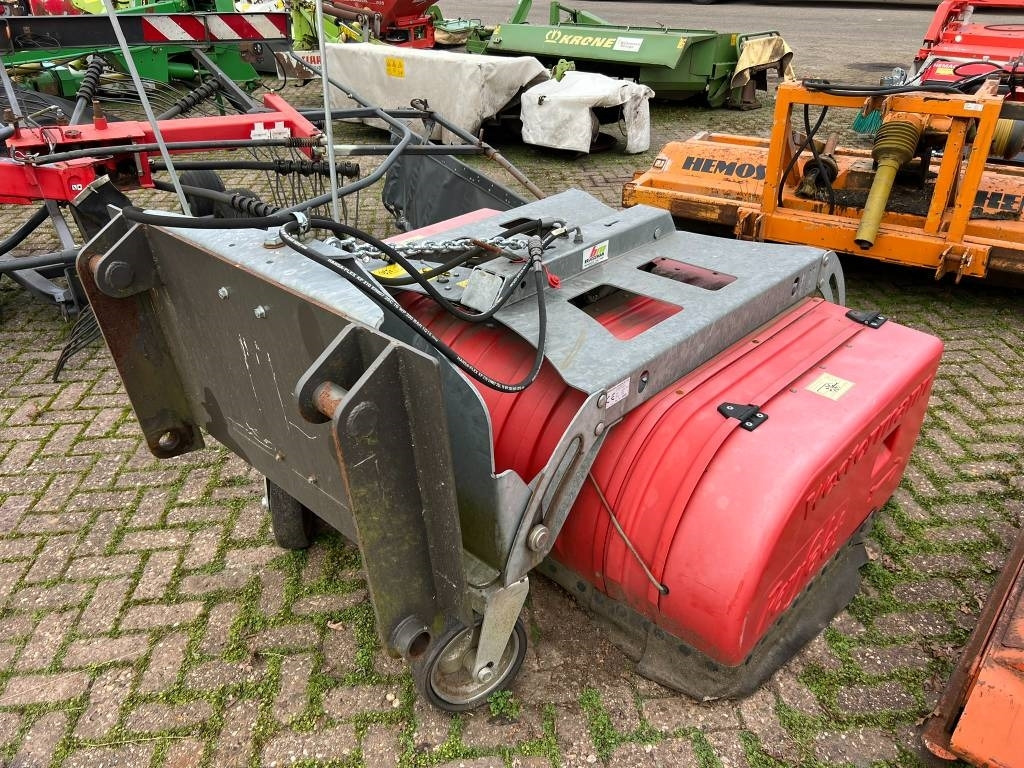 Westermann veegmachine Perfekt 1800 veegmachine - Brosse: photos 1 Westermann veegmachine Perfekt 1800 veegmachine - Brosse: photos 1