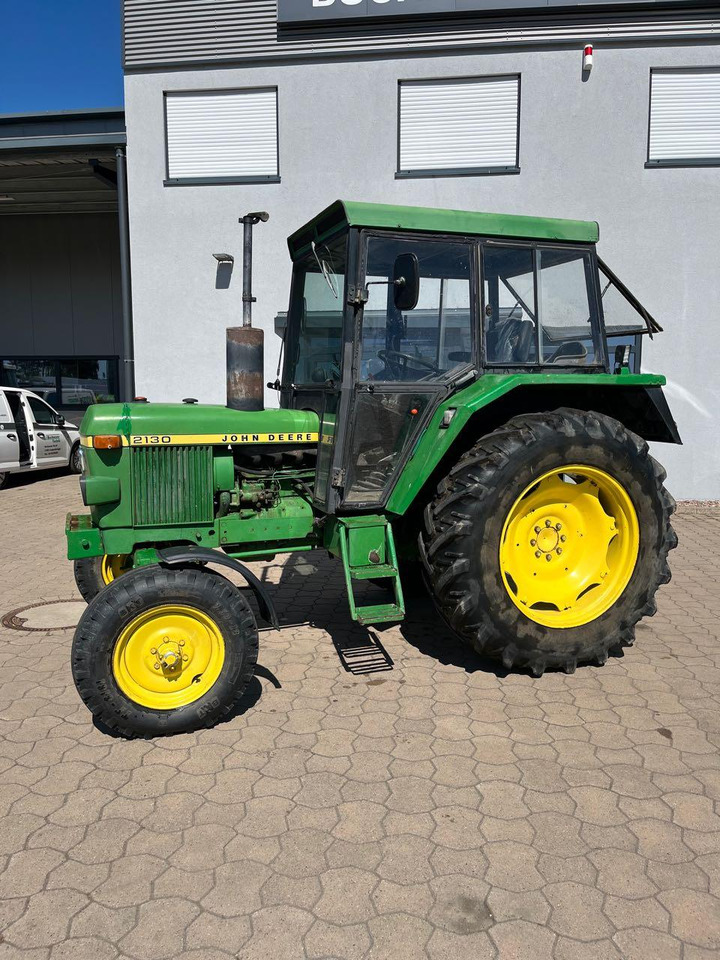 John Deere 2130 S - Tracteur agricole: photos 1 John Deere 2130 S - Tracteur agricole: photos 1