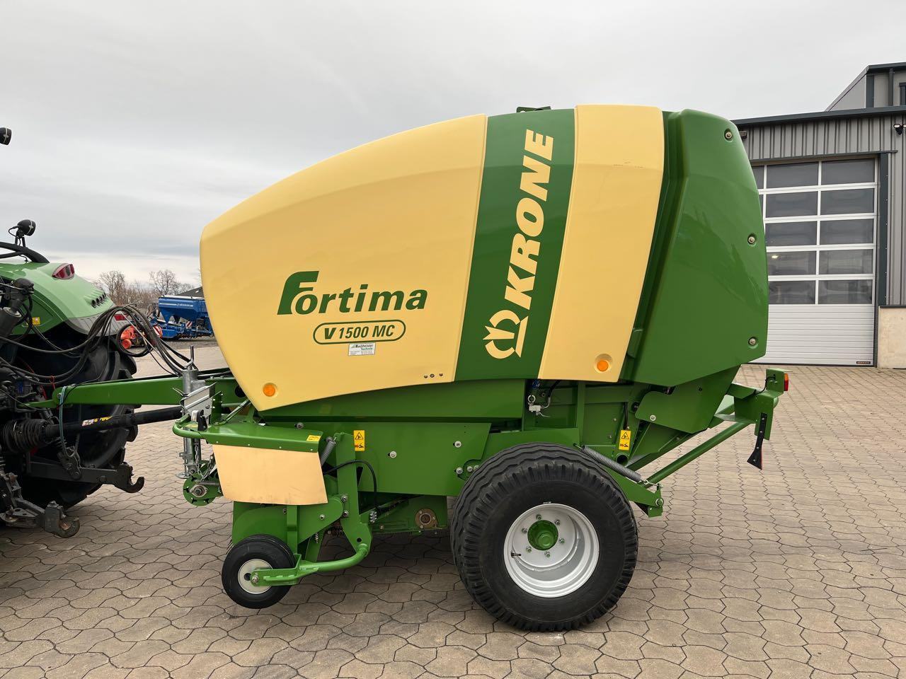 Krone Fortima V 1500 MC - Presse à balles rondes: photos 1 Krone Fortima V 1500 MC - Presse à balles rondes: photos 1