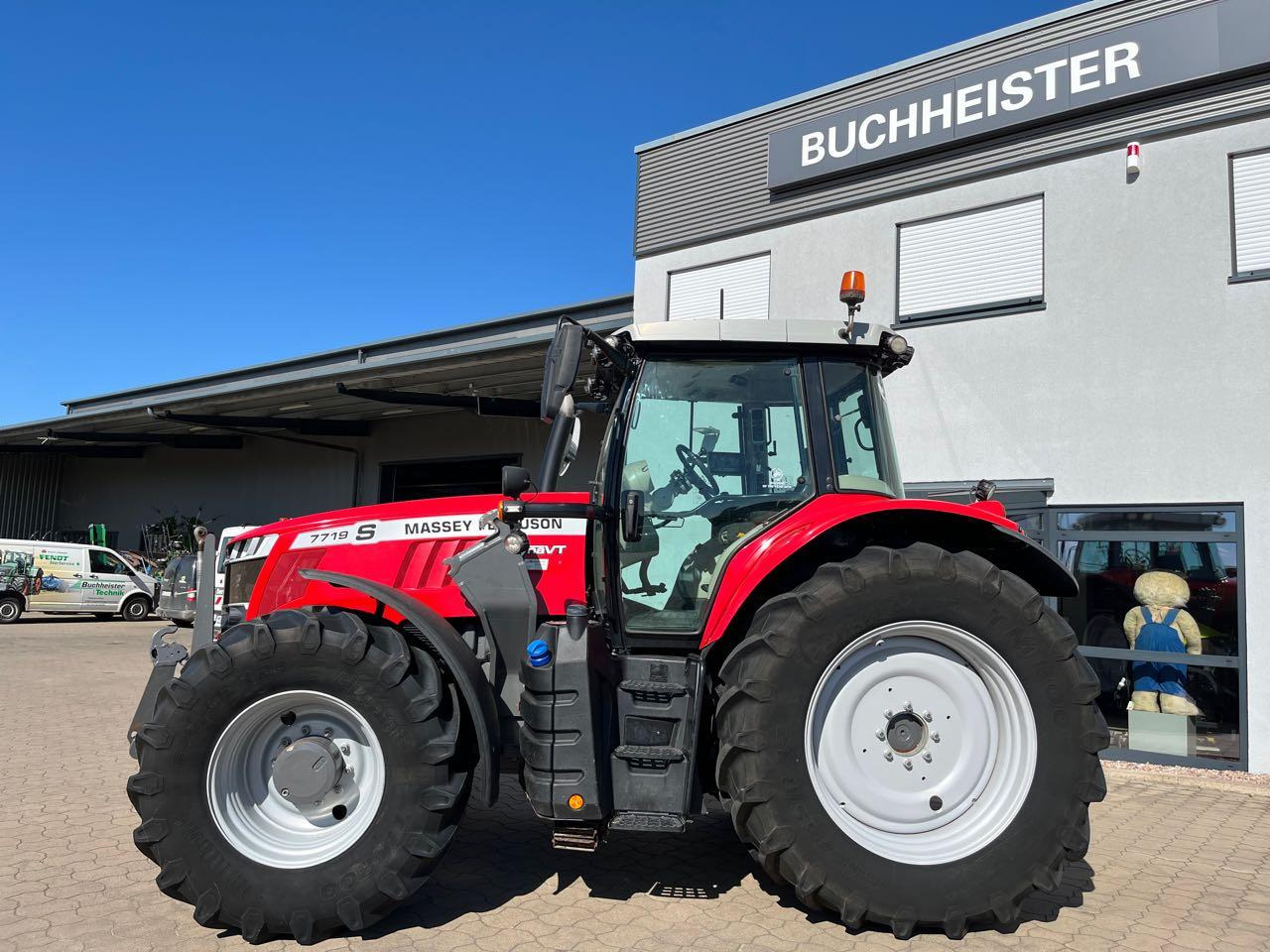 Massey Ferguson 7719 DynaVT - Tracteur agricole: photos 5 Massey Ferguson 7719 DynaVT - Tracteur agricole: photos 5