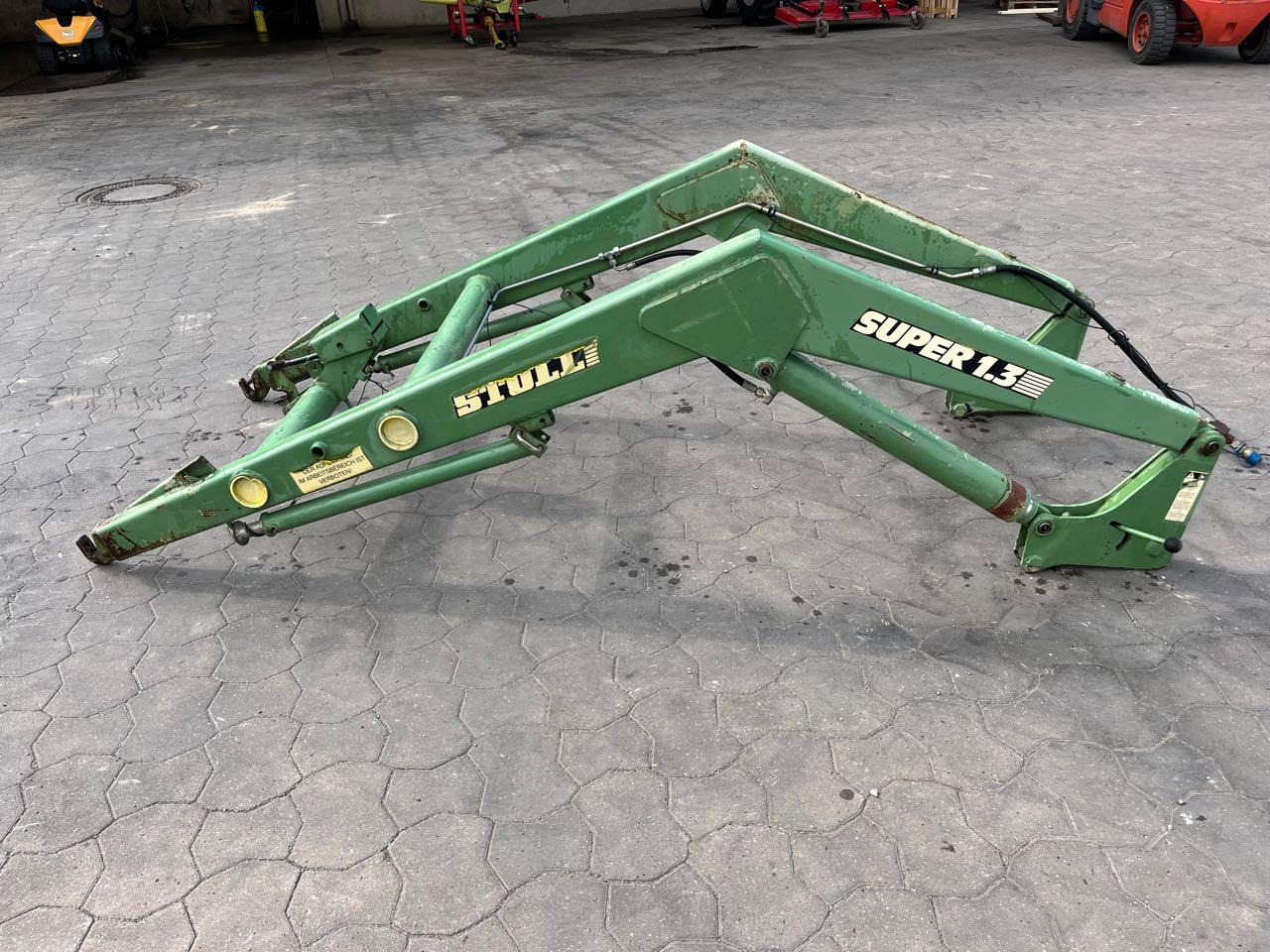 Stoll Super 1.3 - Chargeur frontal pour tracteur: photos 1 Stoll Super 1.3 - Chargeur frontal pour tracteur: photos 1