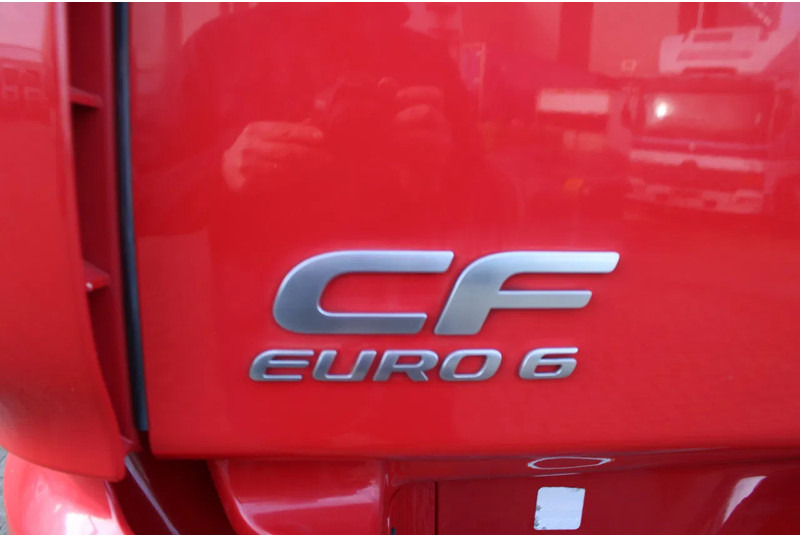 DAF CF 330 + 6X2 + LIFT - Camion fourgon: photos 4 DAF CF 330 + 6X2 + LIFT - Camion fourgon: photos 4