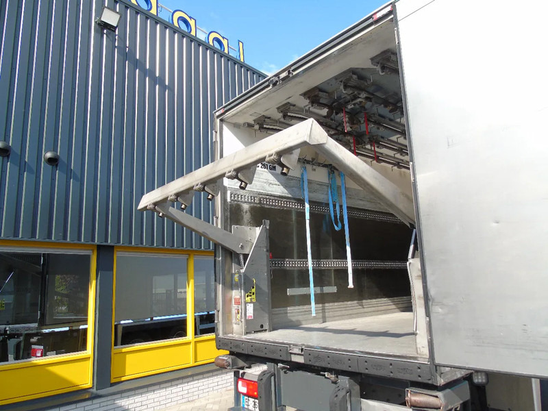 DAF CF 410 + 8X2 + CHEREAU + MEAT HOOKS + ATP + EURO 6 - Camion frigorifique: photos 5 DAF CF 410 + 8X2 + CHEREAU + MEAT HOOKS + ATP + EURO 6 - Camion frigorifique: photos 5