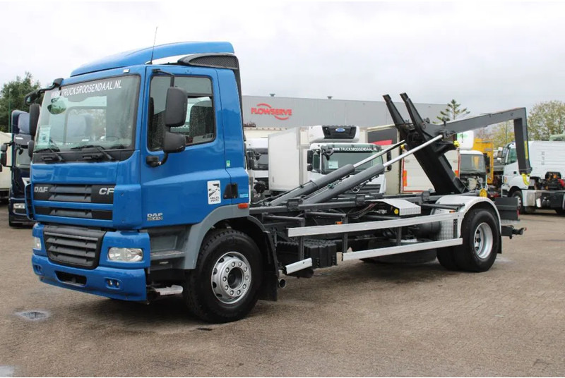DAF CF 85.410 + EURO 5 - Camion ampliroll: photos 2 DAF CF 85.410 + EURO 5 - Camion ampliroll: photos 2