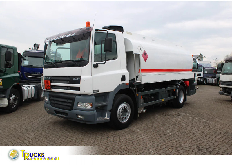 DAF CF 85.430 + PUMP/METERS + 4 COMPART / 15.000 LITER + COMPLETE SYSTEM WORKING - Camion citerne: photos 1 DAF CF 85.430 + PUMP/METERS + 4 COMPART / 15.000 LITER + COMPLETE SYSTEM WORKING - Camion citerne: photos 1