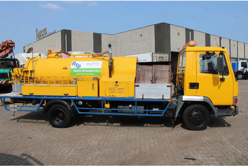 DAF LF 45.130 + RON 4.000LITER - Camion hydrocureur: photos 3 DAF LF 45.130 + RON 4.000LITER - Camion hydrocureur: photos 3