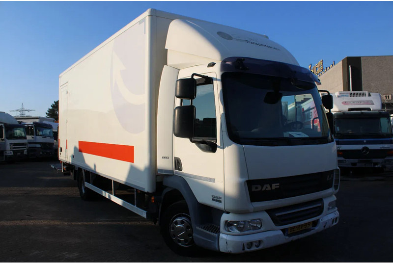 DAF LF 45 .210 + EURO 5 + LIFT + 6.38METER - Camion fourgon: photos 2 DAF LF 45 .210 + EURO 5 + LIFT + 6.38METER - Camion fourgon: photos 2