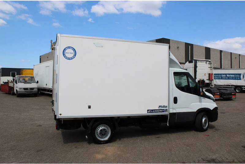 Iveco Daily 35S18 + carrier + electric + 3P - Véhicule utilitaire frigorifique: photos 3 Iveco Daily 35S18 + carrier + electric + 3P - Véhicule utilitaire frigorifique: photos 3